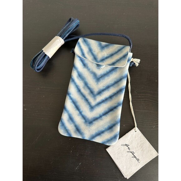 Free People Lets Dance Phone Crossbody Bag Leather Mini Pouch Blue Tie Dye NWT - Picture 2 of 2